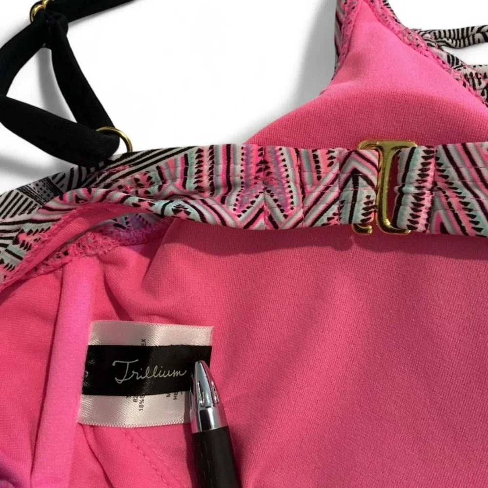 Trillium Bikini Top Girls Large Pink‎ Black Geometric Excellent Strappy Front